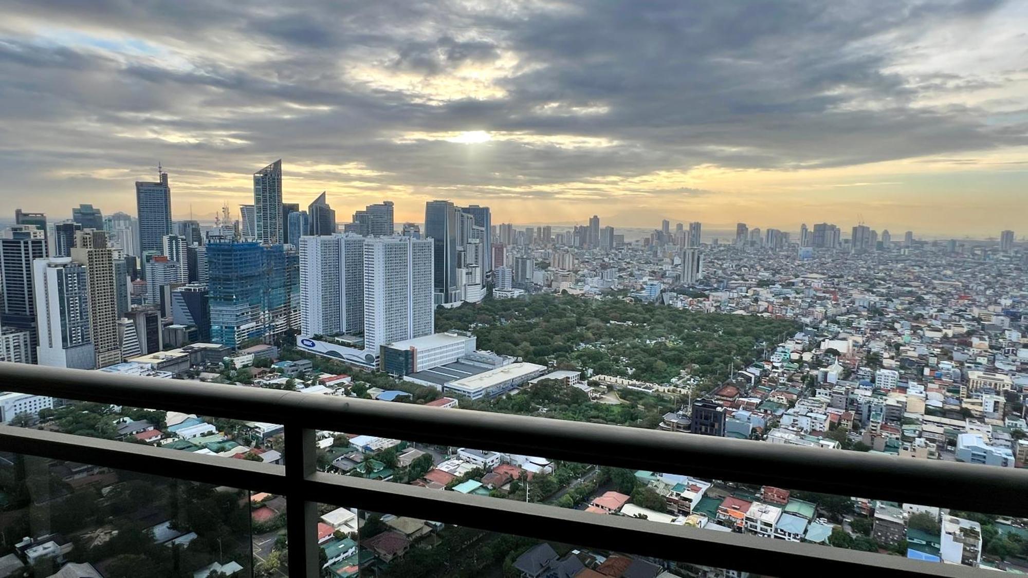 The Milano Residences Manila Bagian luar foto